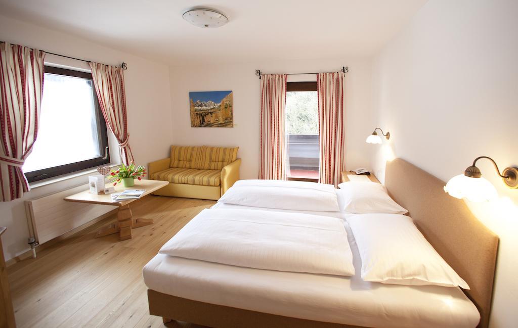 Hotel Pension Theresia Pichl-Preunegg Rum bild